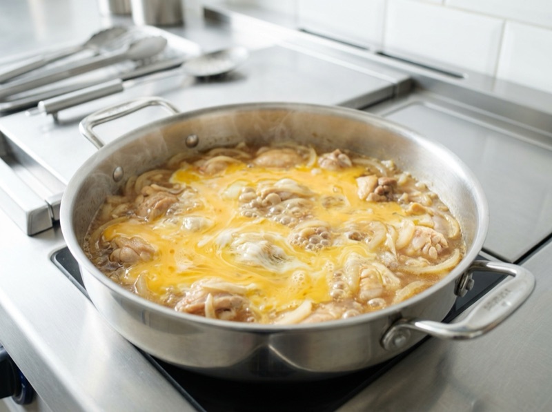 大人数の丼は汁にとろみをつけてからとじる